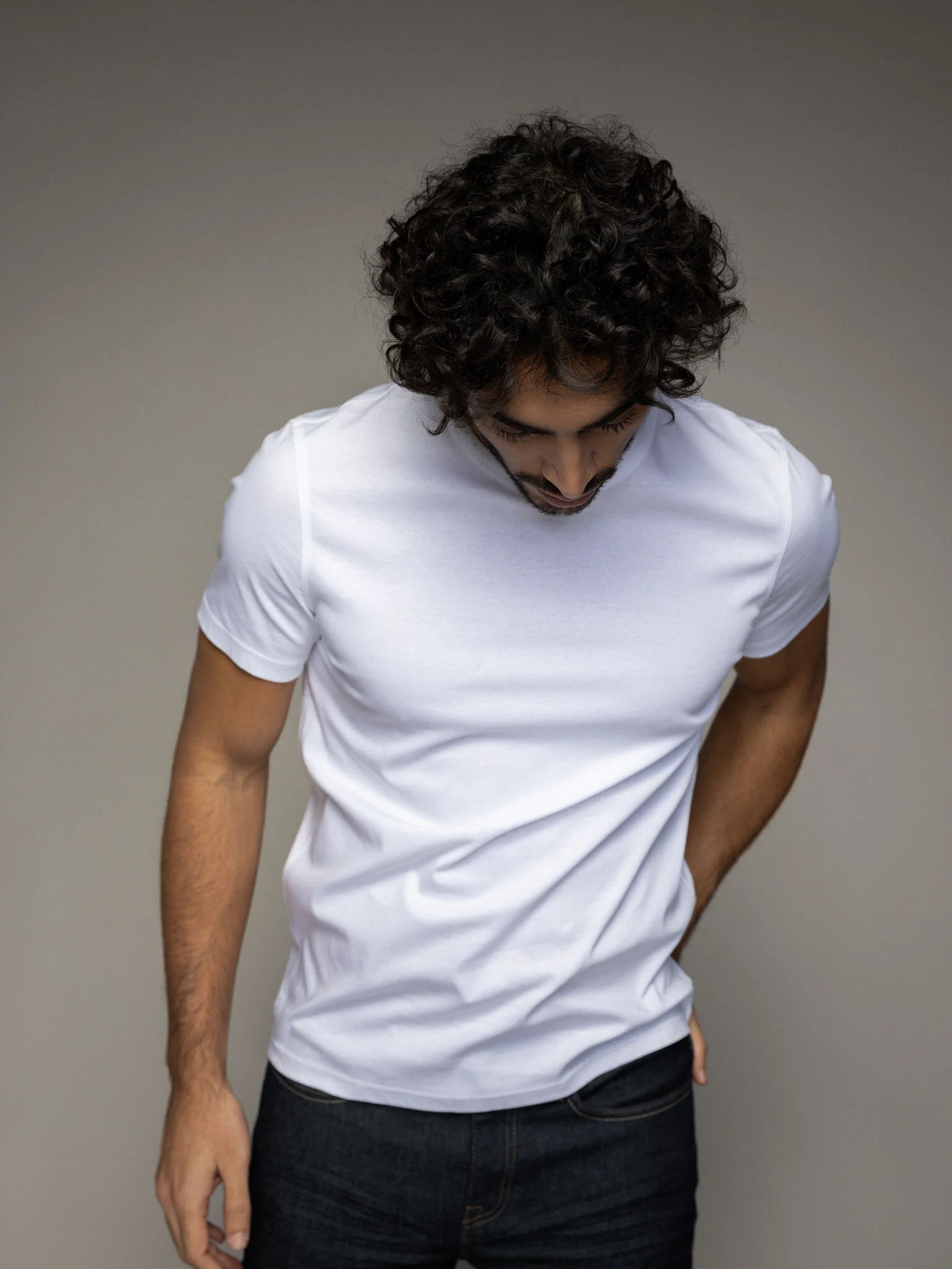 MMGPerry V-Neck Tee - Image 18