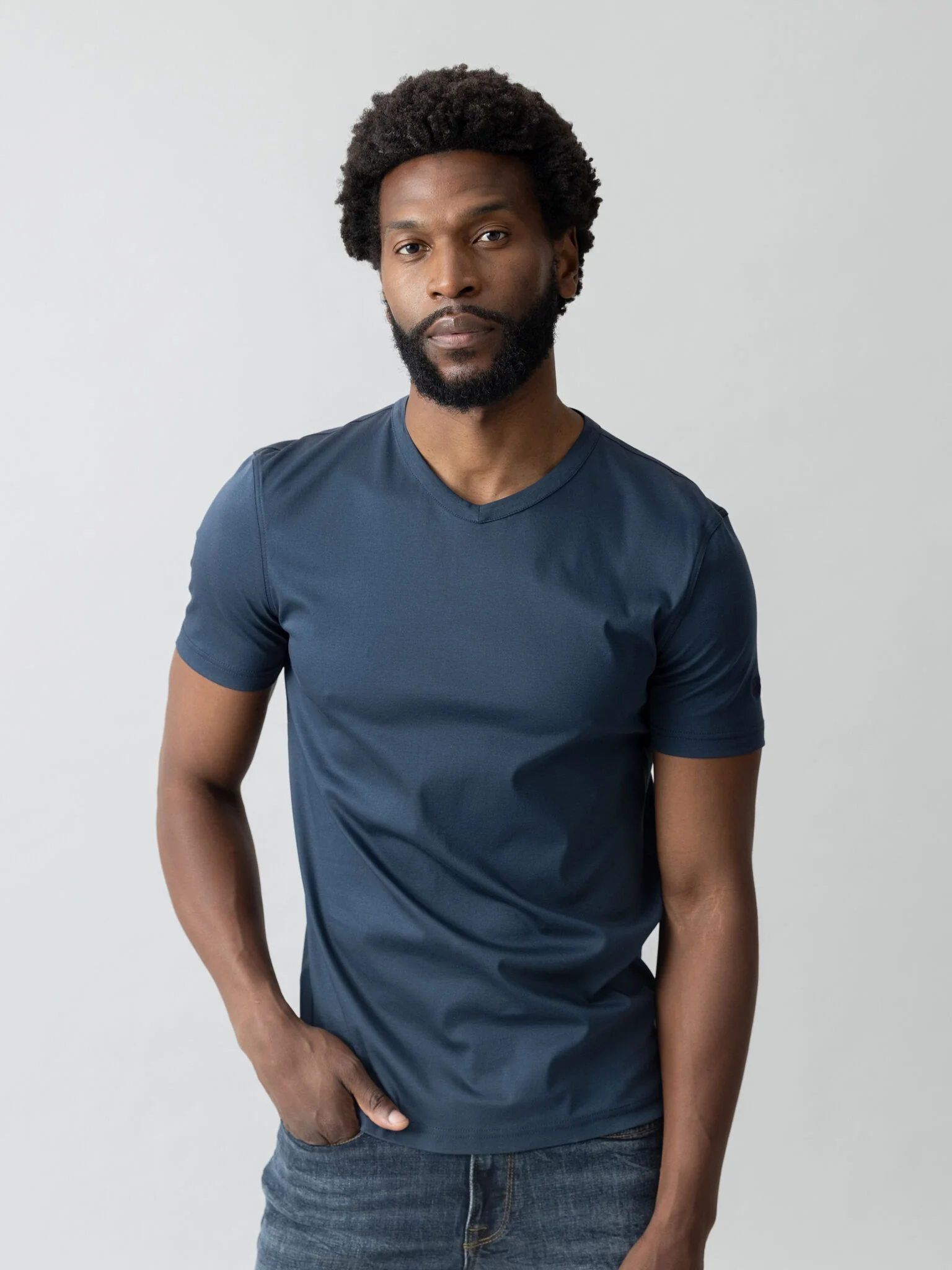 MMGPerry V-Neck Tee - Image 5